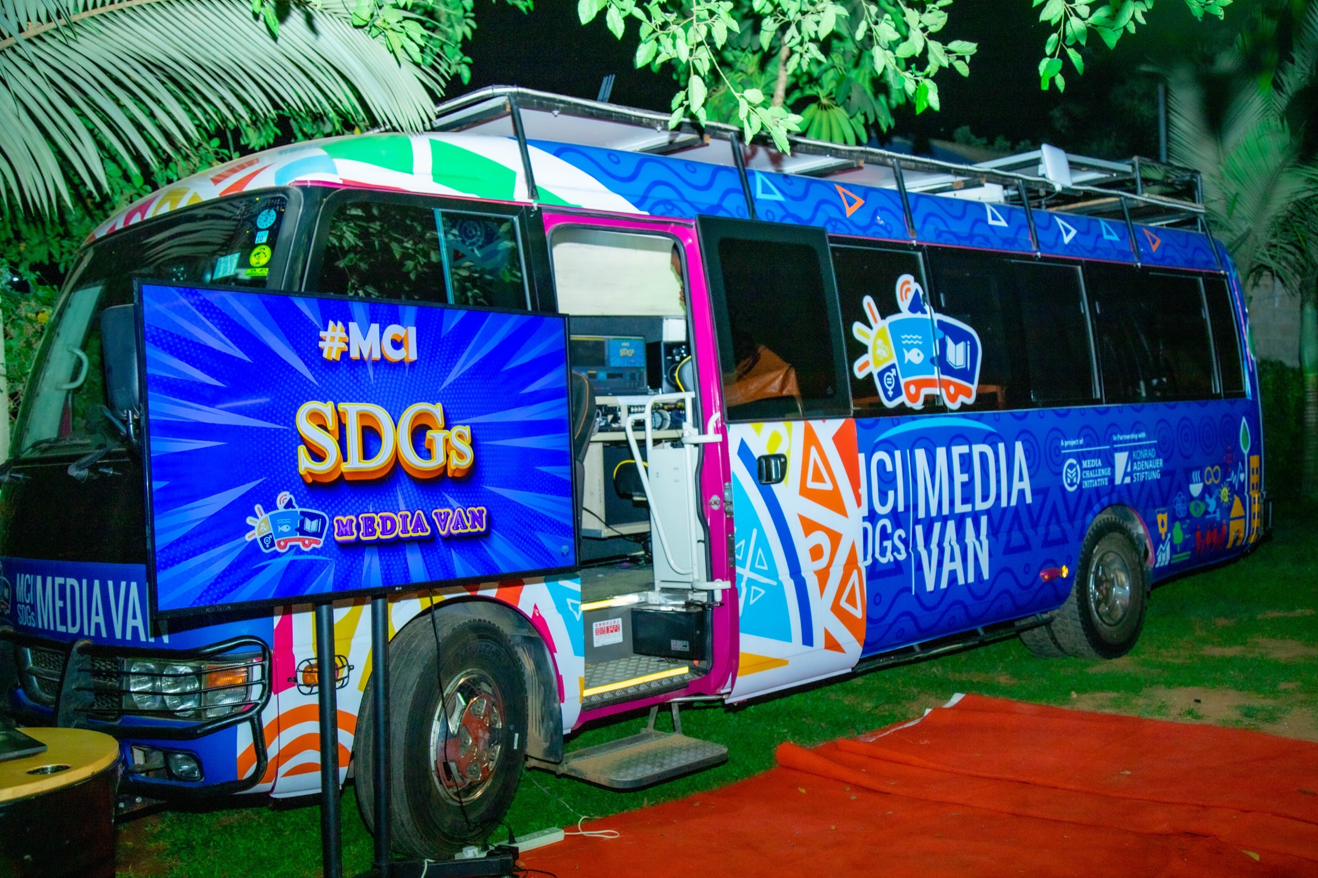 Rural Rising Van Stabilising Rural Journalism | Media Challenge Initiative
